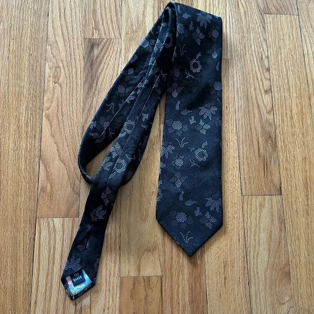 Ted Baker silk tie grey black great pre owned condition